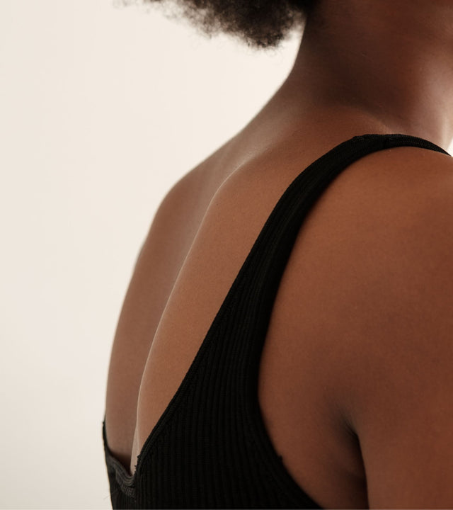 movin-regata-preta-minimalista-moda-acessivel-basica